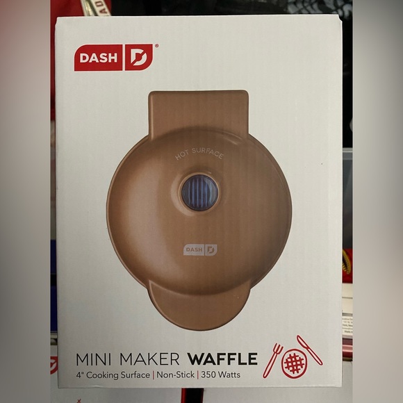 🧇 Dash Mini Waffle Maker 4” Non-Stick Cooking Surface 350 Watts - Brown - Picture 1 of 4